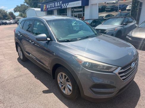 Used 2017 Hyundai Tucson SE FWD image 4