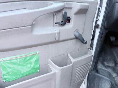 Used 2012 Chevrolet Express 2500 RWD image 18