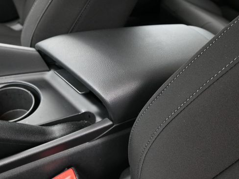 Certified 2025 Hyundai Elantra Sport image 12