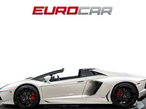 Used 2015 Lamborghini Aventador LP 700-4 AWD/4WD image 2