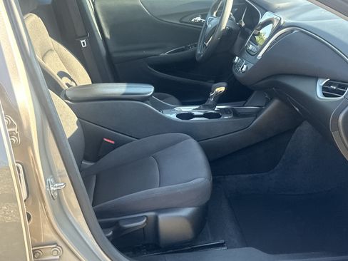 Used 2024 Chevrolet Malibu LT FWD image 13