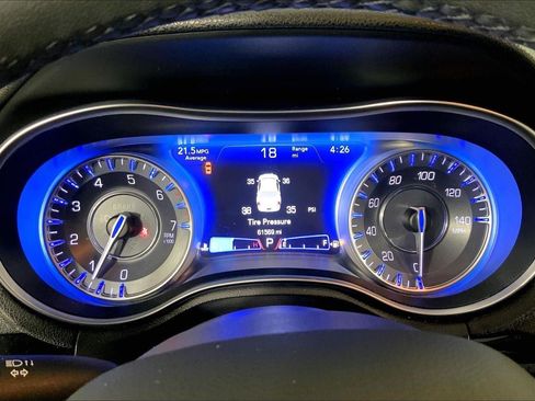 Used 2023 Chrysler 300 Touring w/ Sport Appearance Package RWD image 20