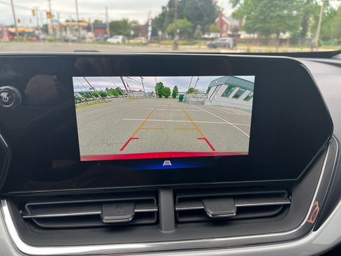 Used 2025 Chevrolet Trax LT w/ LT Convenience Package FWD image 22