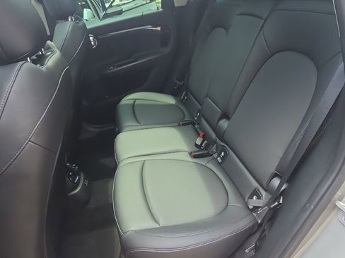 Used 2024 MINI Cooper Countryman S w/ Premium Package FWD image 28