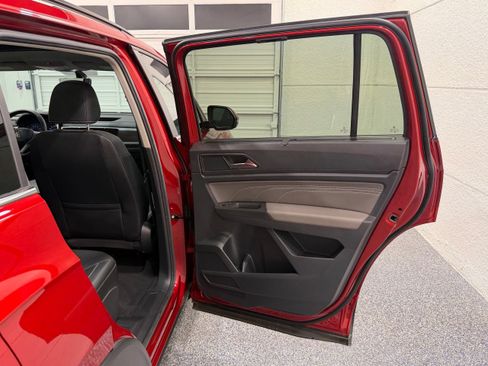 Used 2023 Volkswagen Atlas SE w/ Panoramic Sunroof Package FWD image 28