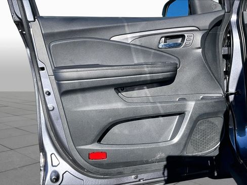 Certified 2025 Honda Ridgeline RTL image 21
