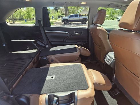Used 2019 Toyota Highlander Limited Platinum AWD/4WD image 42