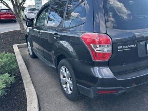 Used 2014 Subaru Forester 2.5i Premium AWD/4WD image 7