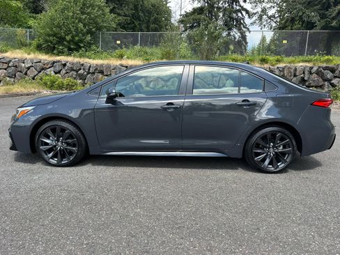 Used 2024 Toyota Corolla SE FWD image 2