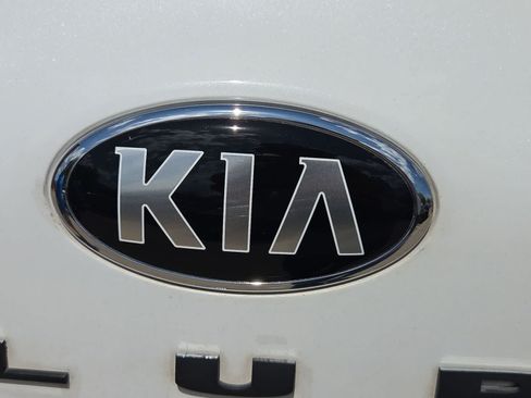 Used 2021 Kia Telluride S FWD image 14