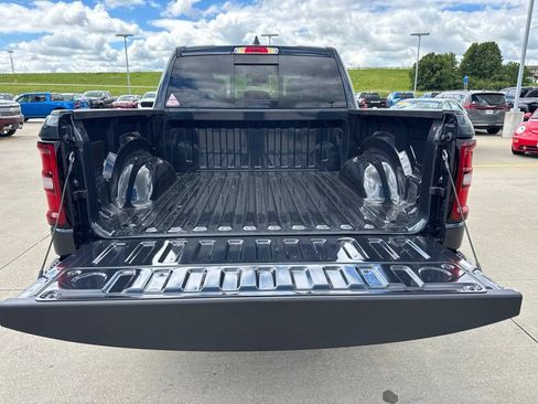 New 2026 RAM 1500 Express AWD/4WD image 30