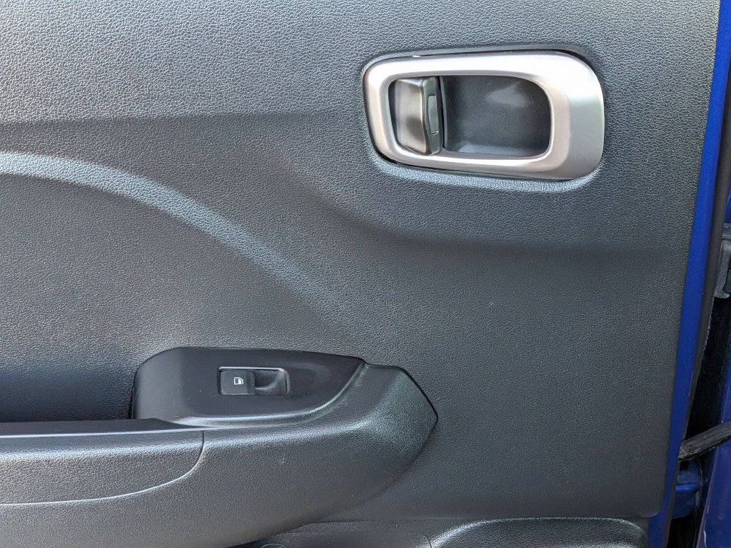 Used 2025 Hyundai Venue SEL FWD image 26