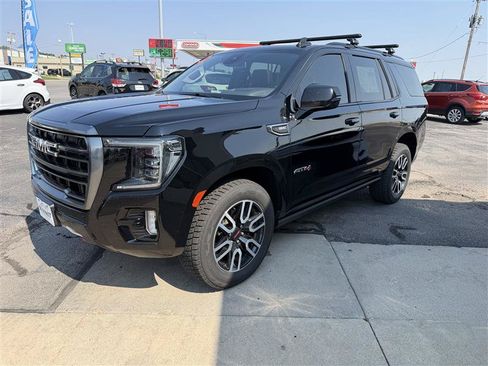 Used 2023 GMC Yukon AT4 w/ AT4 Premium Package AWD/4WD image 4