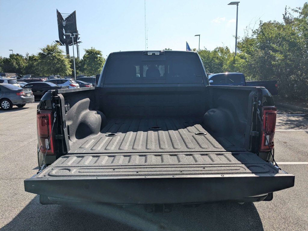 Used 2025 RAM 3500 Limited AWD/4WD image 7