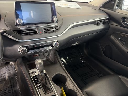 Used 2021 Nissan Altima 2.5 SR image 4