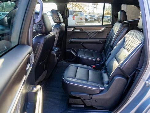 Used 2024 GMC Acadia Denali w/ Super Cruise Package image 14