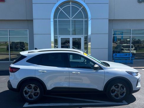 Used 2025 Ford Escape ST-Line FWD image 1