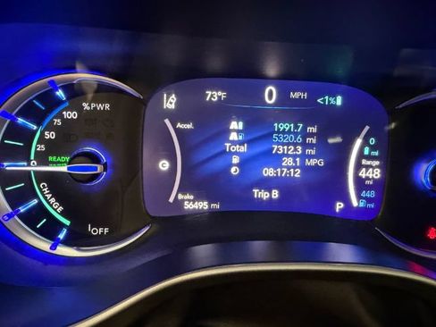 Used 2024 Chrysler Pacifica Limited FWD image 19
