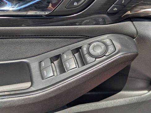 Used 2023 Chevrolet Traverse High Country AWD/4WD image 19