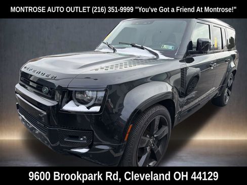 Used 2023 Land Rover Defender 130 X-Dynamic SE image 3