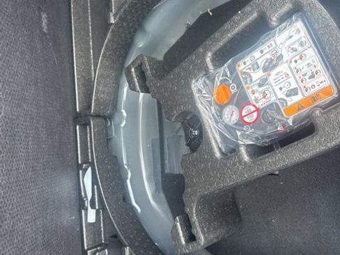 Used 2022 Ford Escape SE w/ Cold Weather Package image 33