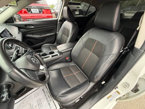 Used 2022 Nissan Altima 2.5 SR FWD image 13