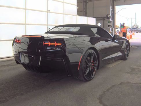 Used 2019 Chevrolet Corvette Stingray Convertible w/ Carbon Flash Badge Package RWD image 3
