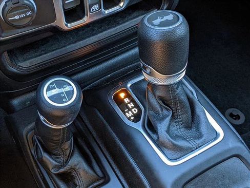 Used 2022 Jeep Wrangler Unlimited Sport image 11