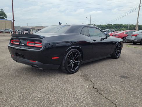 Used 2018 Dodge Challenger R/T w/ Blacktop Package RWD image 11