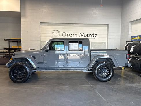 Used 2023 Jeep Gladiator Overland AWD/4WD image 26