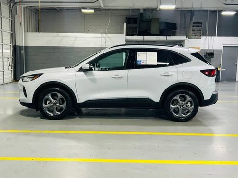 Used 2025 Ford Escape ST-Line Select AWD/4WD image 14