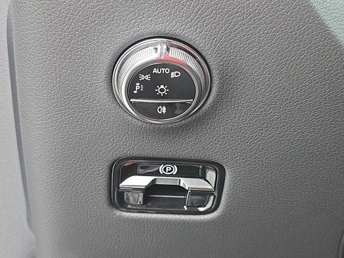 Certified 2026 Mercedes-Benz GLC 300 image 26