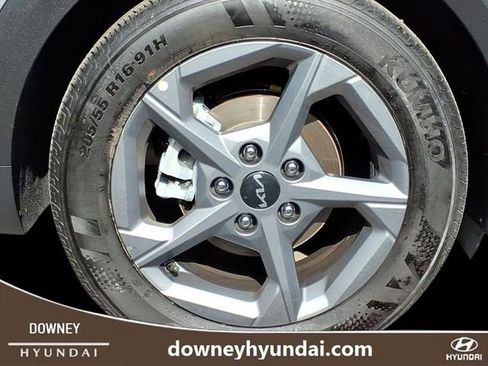 Used 2025 Kia K4 LXS image 6