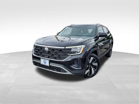 Certified 2024 Volkswagen Atlas Cross Sport SE AWD/4WD image 3