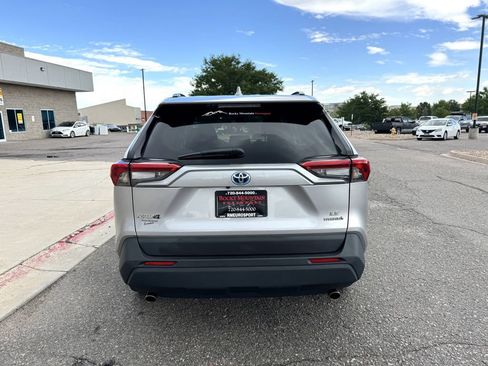 Used 2022 Toyota RAV4 LE AWD/4WD image 8