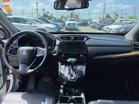 Used 2018 Honda CR-V Touring image 17