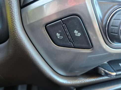 Used 2018 Chevrolet Silverado 1500 LT w/ Texas Edition image 27