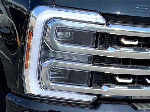 Used 2024 Ford F250 Platinum w/ FX4 Off-Road Package AWD/4WD image 13