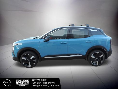 New 2026 Nissan Kicks SR w/ Cold Weather Package image 7