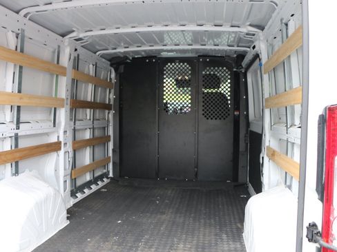 Used 2025 RAM ProMaster 2500 w/ U-Haul Equipment Group FWD image 22