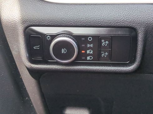 Used 2023 Ford Explorer XLT w/ Equipment Group 202A AWD/4WD image 28