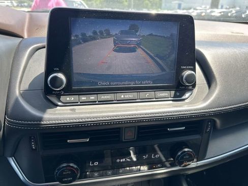 Used 2023 Nissan Rogue SV FWD image 10