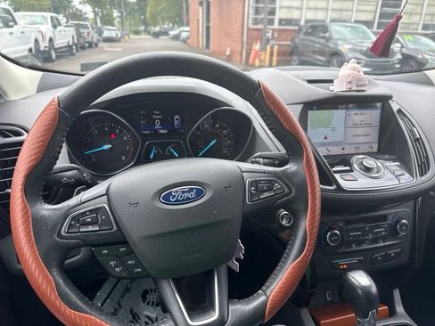Used 2017 Ford Escape Titanium AWD/4WD image 6