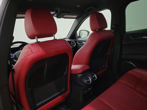 Used 2023 Alfa Romeo Stelvio Sprint image 14
