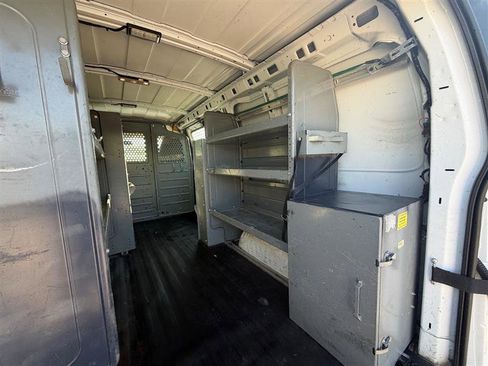 Used 2015 Chevrolet Express 2500 image 6