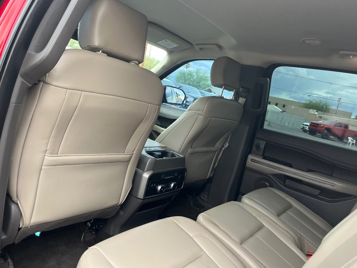 Used 2019 Ford Expedition Max XLT w/ Equipment Group 202A AWD/4WD image 28