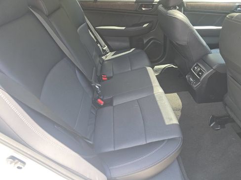 Used 2018 Subaru Outback 2.5i Limited AWD/4WD image 19
