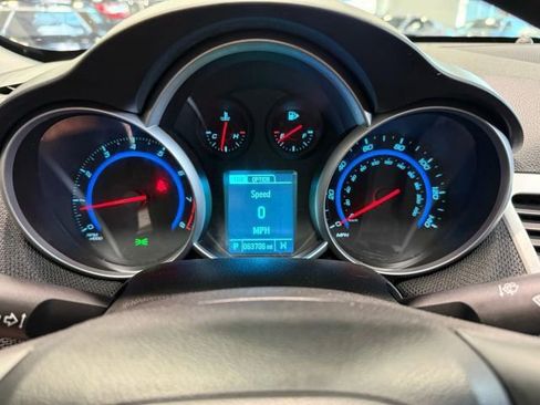 Used 2016 Chevrolet Cruze LT w/ Technology Package image 19