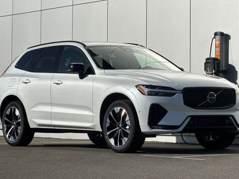 New 2026 Volvo XC60 B5 Plus w/ Climate Package PRO AWD/4WD image 7