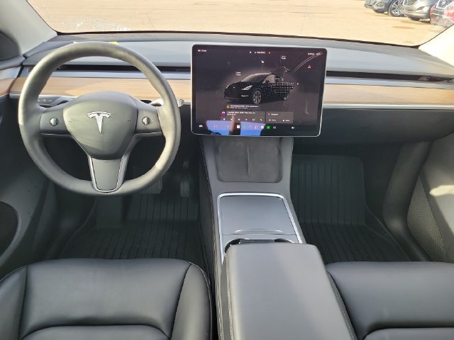 Used 2024 Tesla Model Y Long Range AWD/4WD image 21